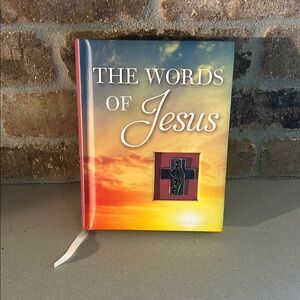 NEW The Words of Jesus Daily Devotional Book, Hardcover 2022